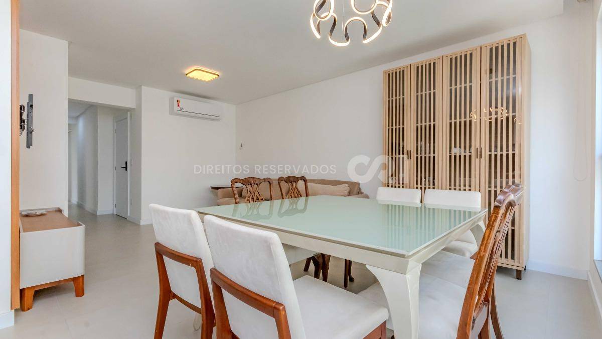 Apartamento com 3 suítes no Edifício Tierra del Sol no Centro de Balneário Camboriú