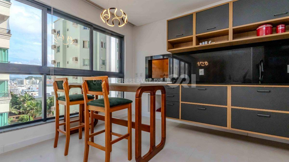 Apartamento com 3 suítes no Edifício Tierra del Sol no Centro de Balneário Camboriú