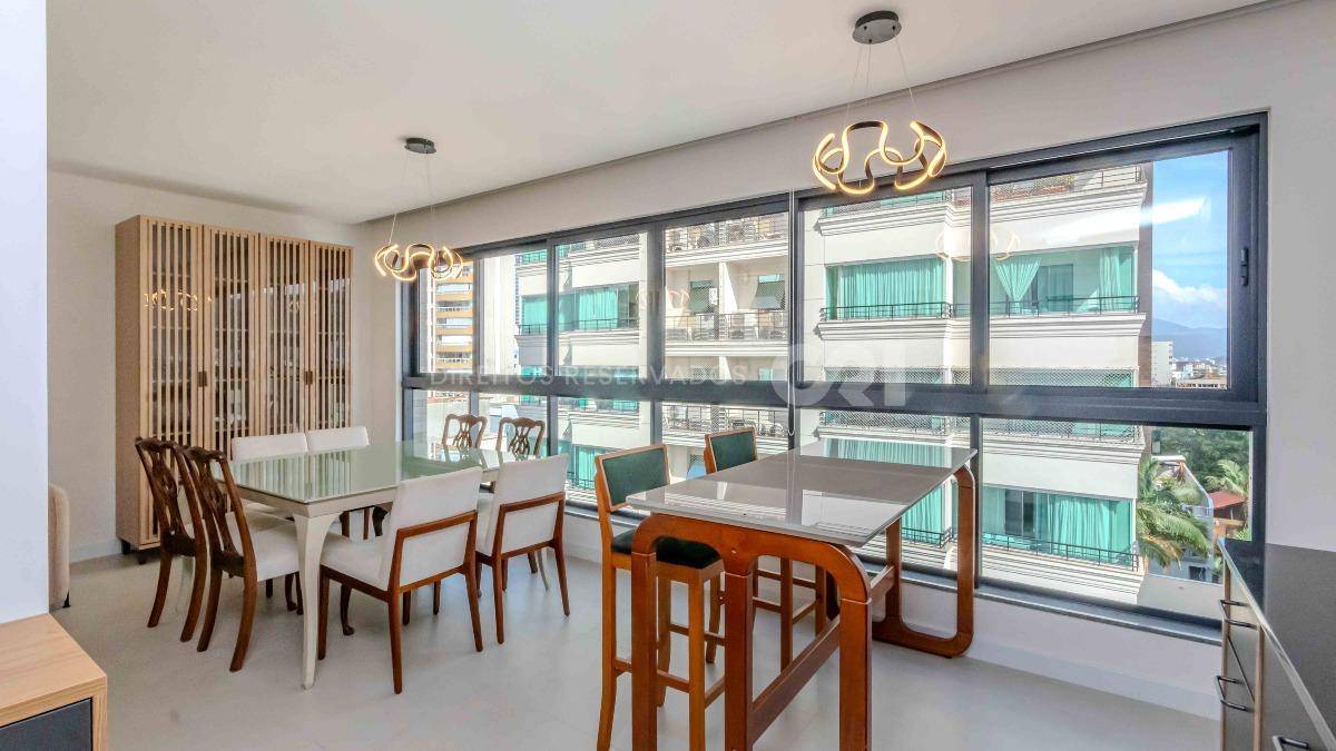 Apartamento com 3 suítes no Edifício Tierra del Sol no Centro de Balneário Camboriú