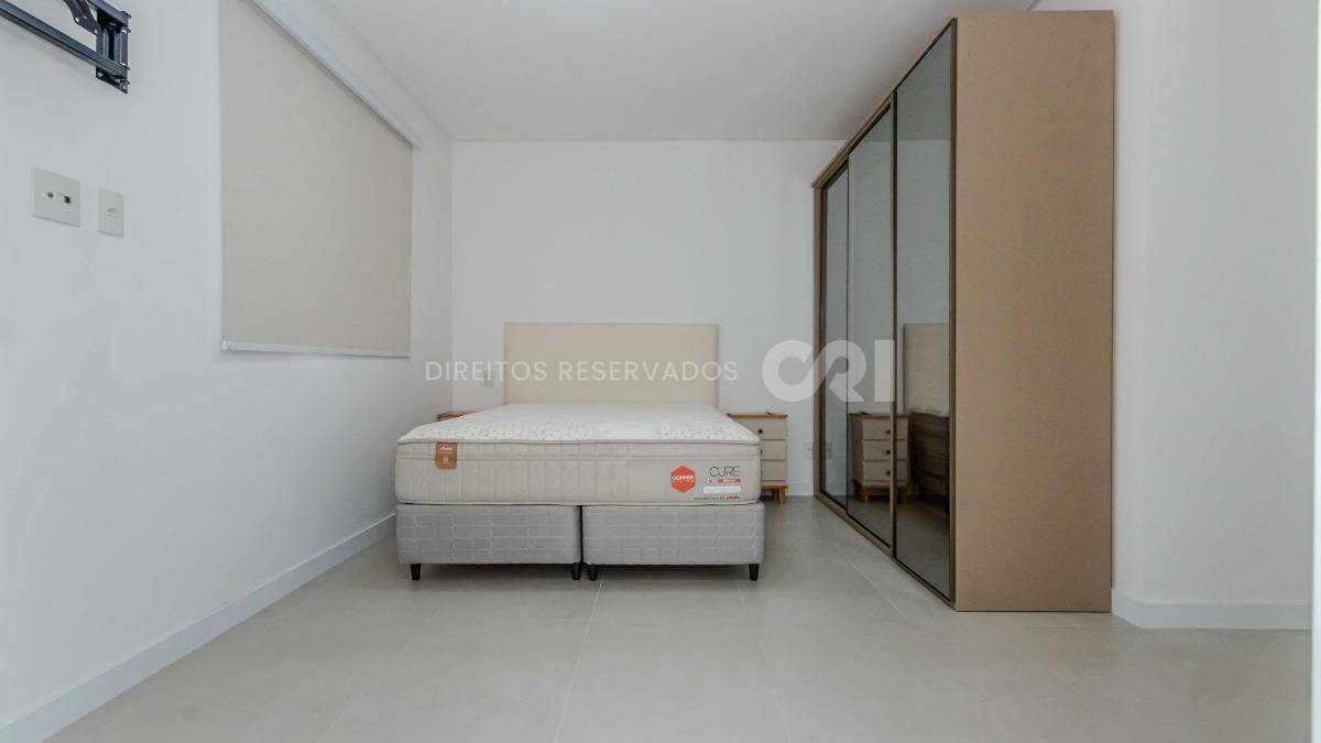 Apartamento com 3 suítes no Edifício Tierra del Sol no Centro de Balneário Camboriú