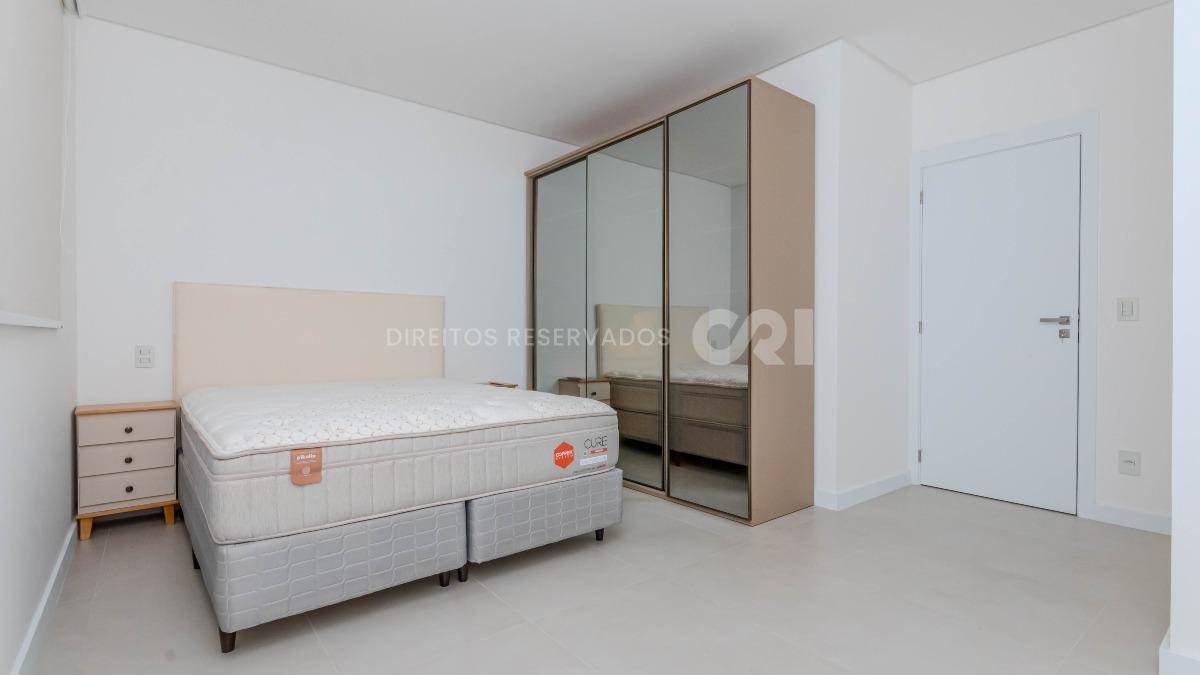 Apartamento com 3 suítes no Edifício Tierra del Sol no Centro de Balneário Camboriú