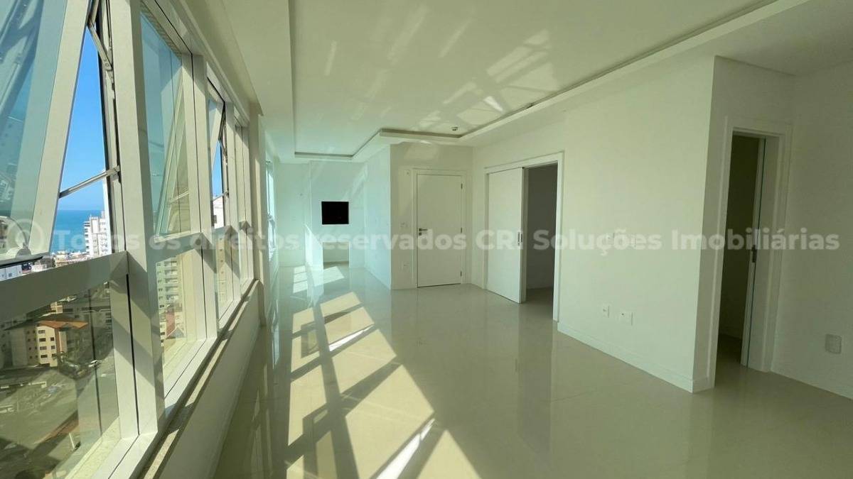 Apartamento com 3 suítes no Azzure Residence na Meia Praia em Itapema