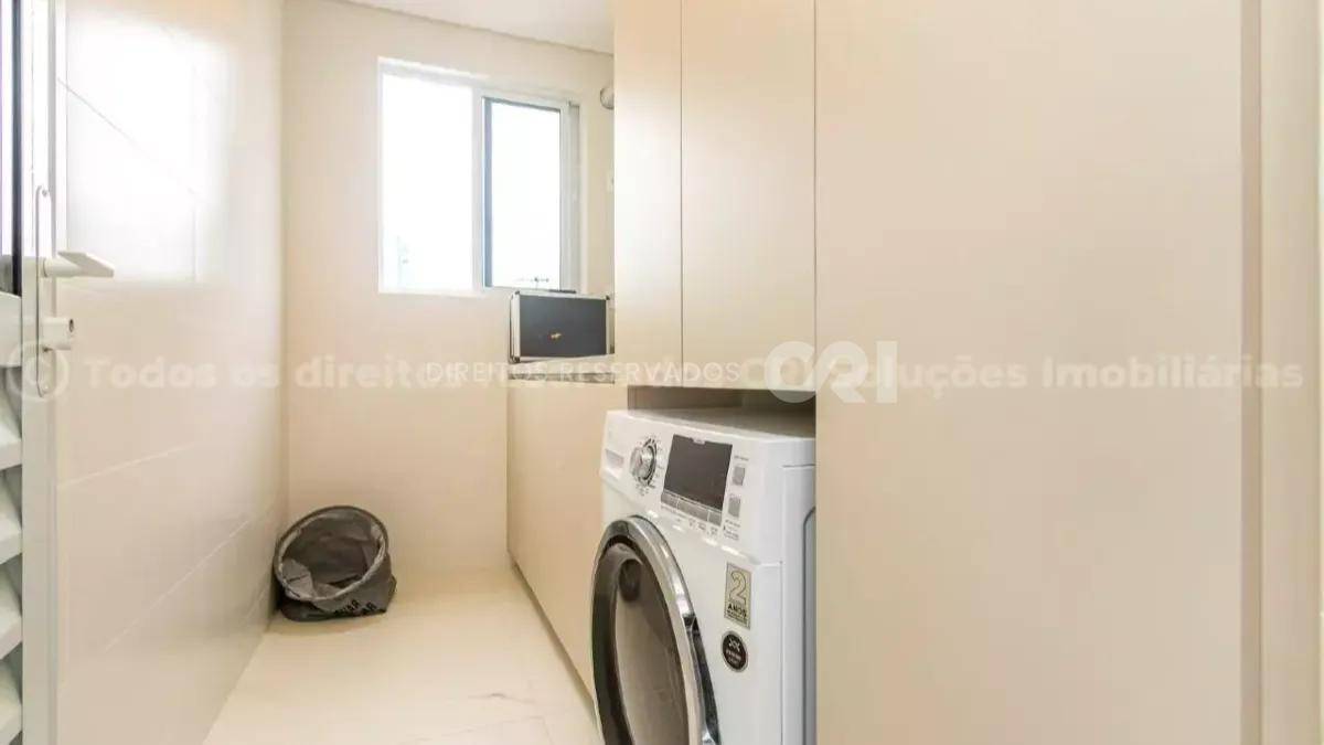 Cobertura com 4 suítes no Edifício Dresden no Centro de Balneário Camboriú