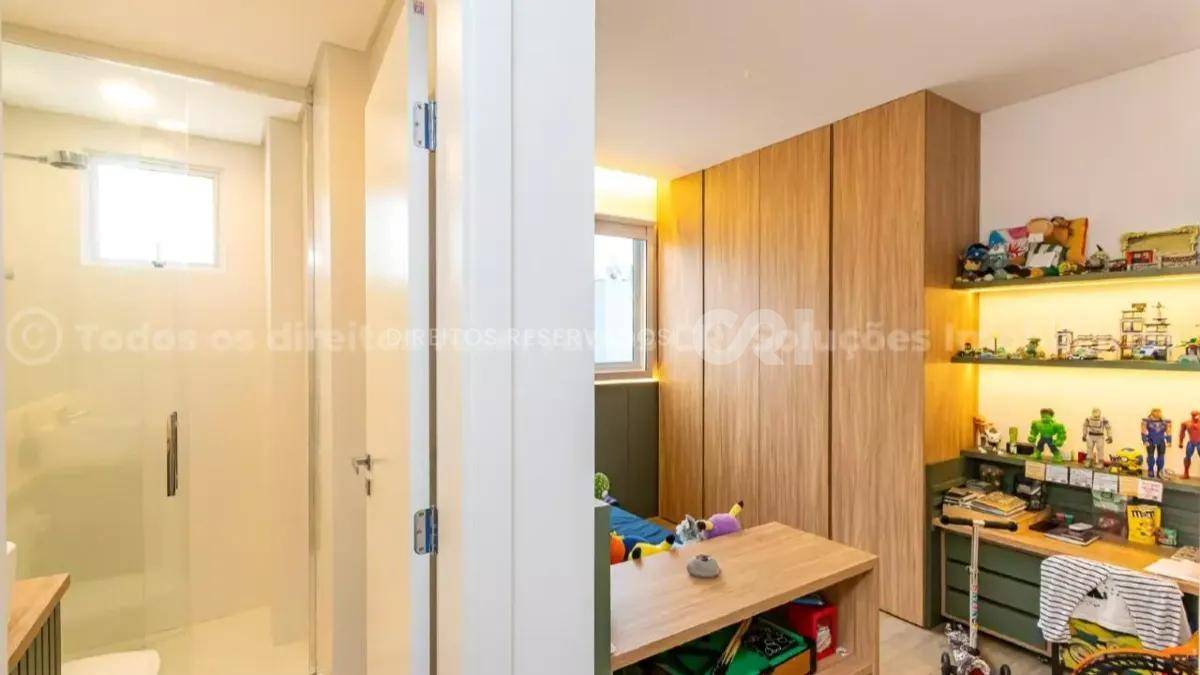 Cobertura com 4 suítes no Edifício Dresden no Centro de Balneário Camboriú