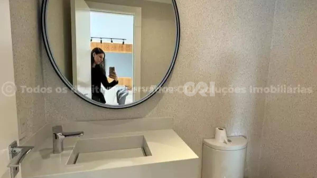 Apartamento com 3 suítes no Edifício Merithamon no Centro de Balneário Camboriú