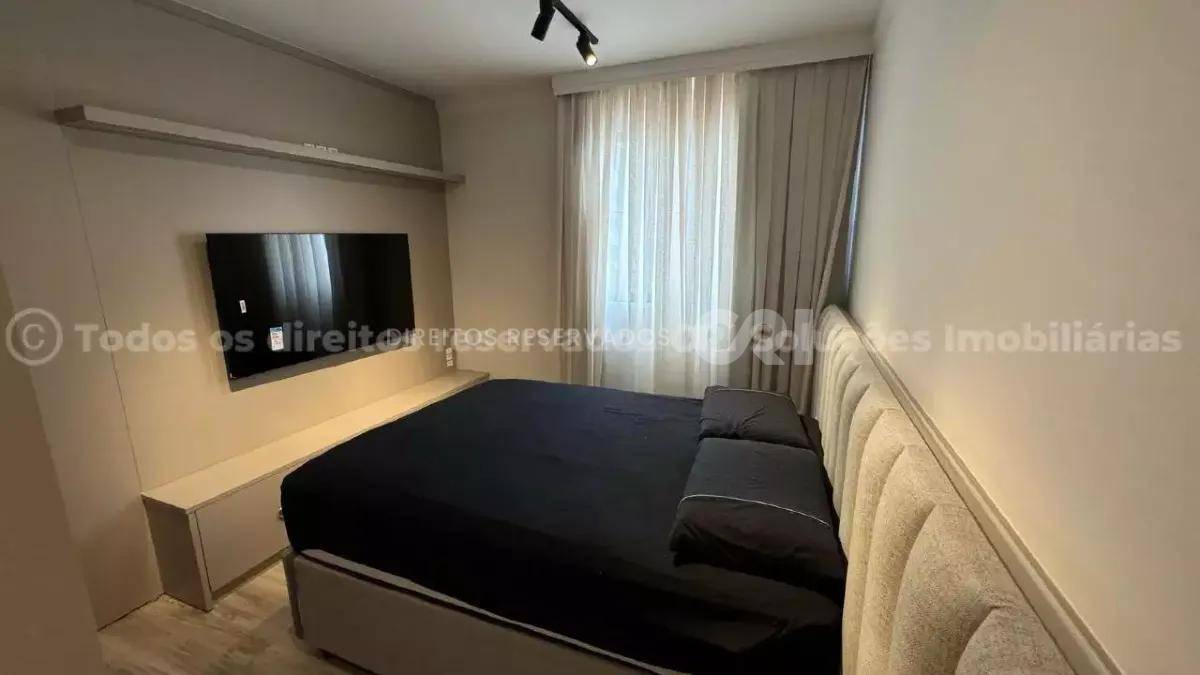 Apartamento com 3 suítes no Edifício Merithamon no Centro de Balneário Camboriú