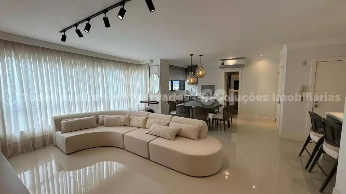 Apartamento com 3 suítes no Edifício Merithamon no Centro de Balneário Camboriú