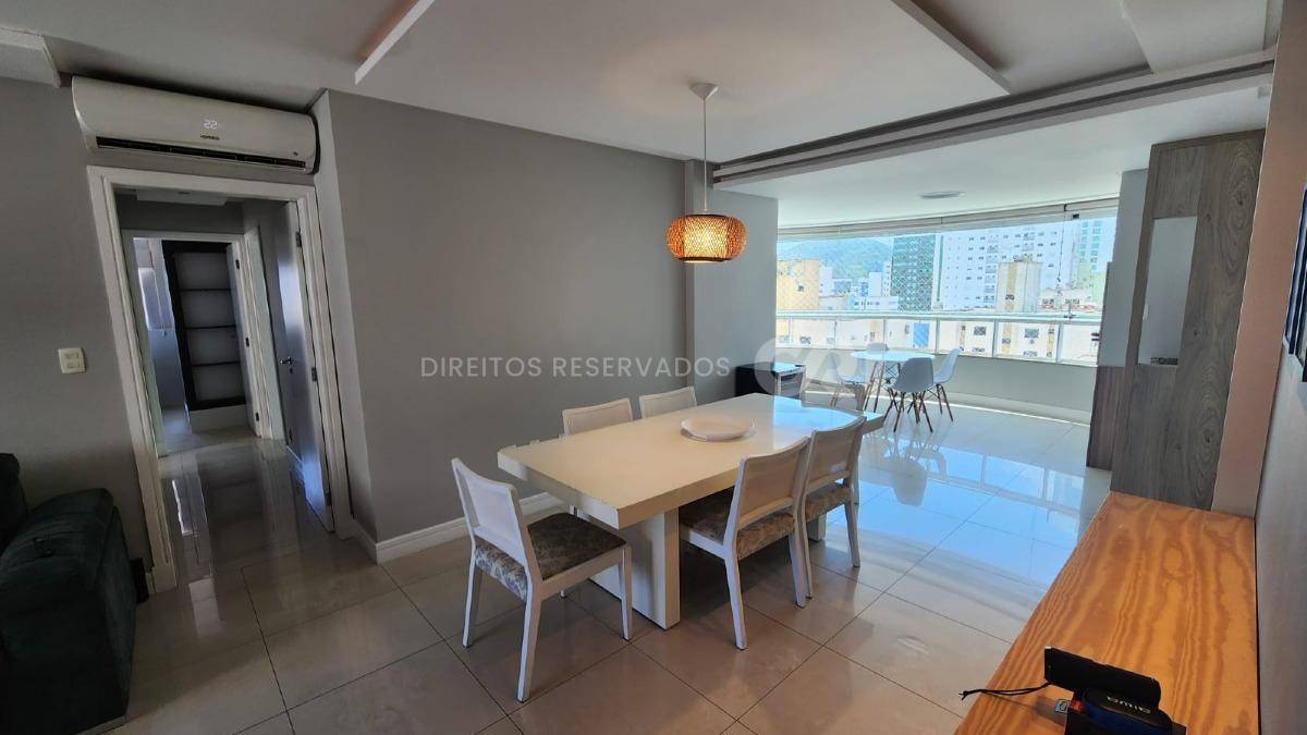 COPA: Apartamento Mobiliado com 3 Suítes no Edifício Solar do Tamarindo no Centro de Balneário Camboriú