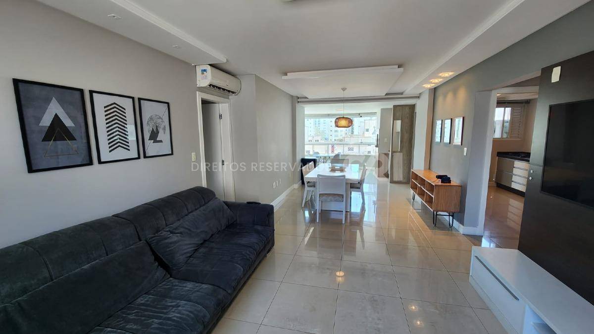 COPA: Apartamento Mobiliado com 3 Suítes no Edifício Solar do Tamarindo no Centro de Balneário Camboriú