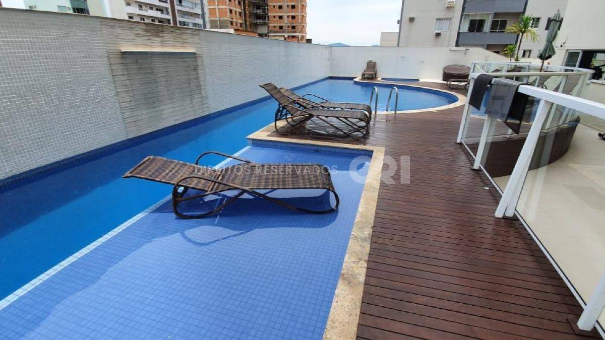 COPA: Apartamento Mobiliado com 3 Suítes no Edifício Solar do Tamarindo no Centro de Balneário Camboriú