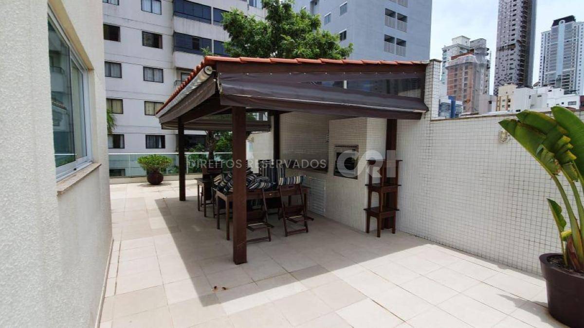 COPA: Apartamento Mobiliado com 3 Suítes no Edifício Solar do Tamarindo no Centro de Balneário Camboriú