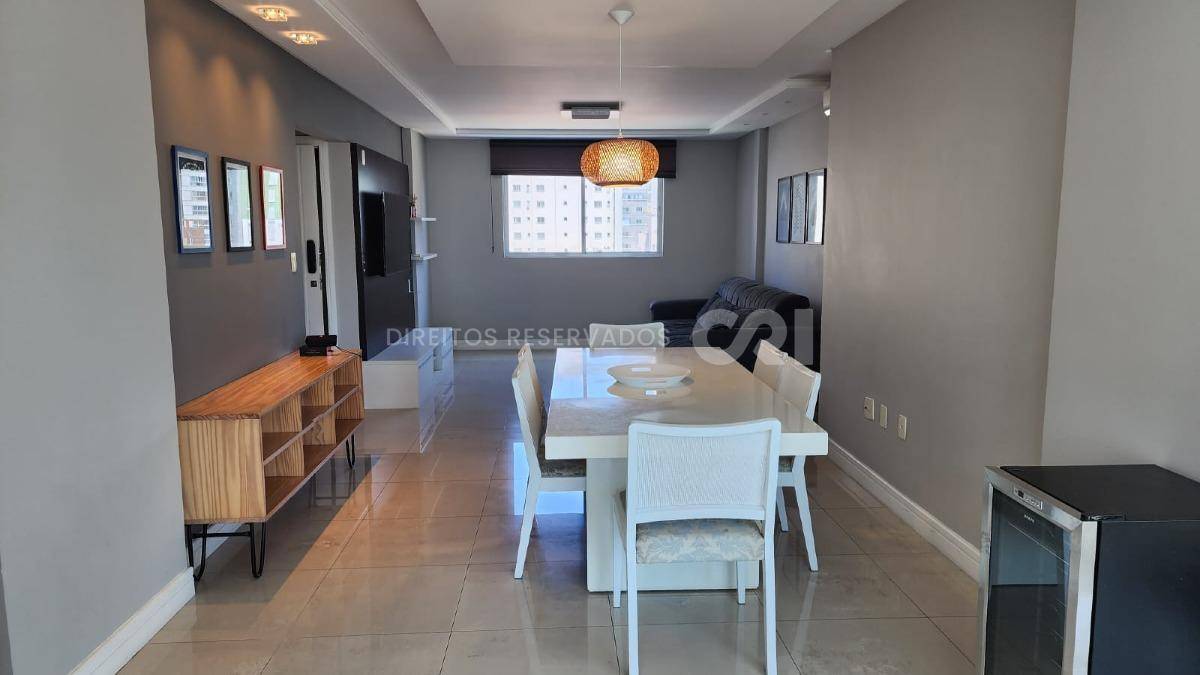 COPA: Apartamento Mobiliado com 3 Suítes no Edifício Solar do Tamarindo no Centro de Balneário Camboriú