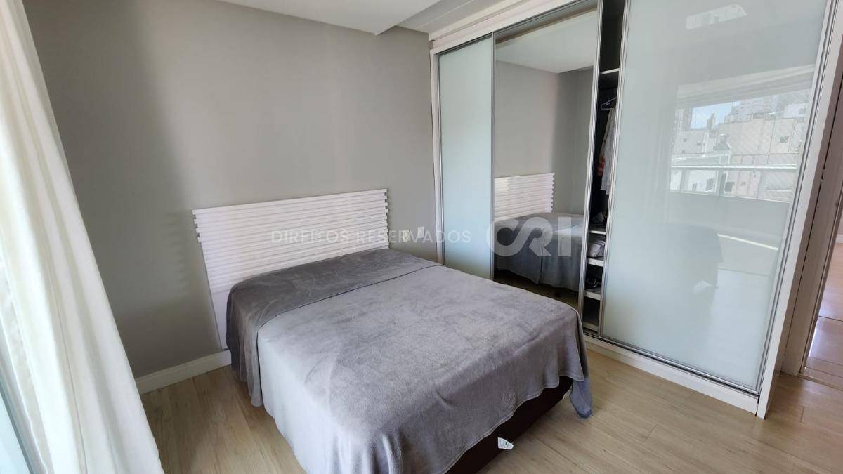 COPA: Apartamento Mobiliado com 3 Suítes no Edifício Solar do Tamarindo no Centro de Balneário Camboriú