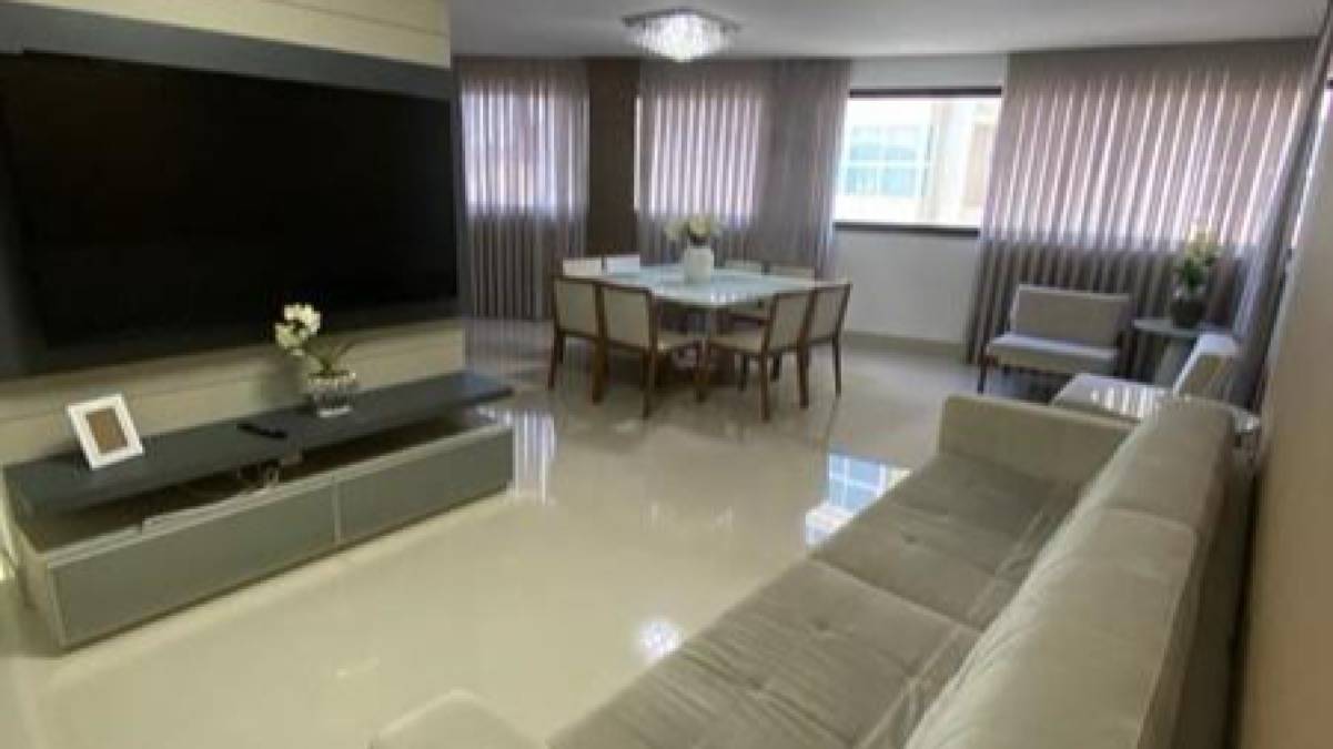 Apartamento com 4 suítes no Edifício Villa Castelli no Centro de Balneário Camboriú