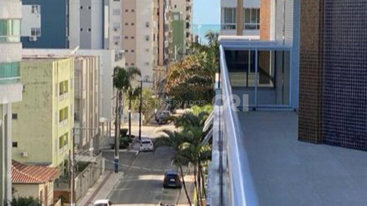 Apartamento com 4 suítes no Edifício Villa Castelli no Centro de Balneário Camboriú