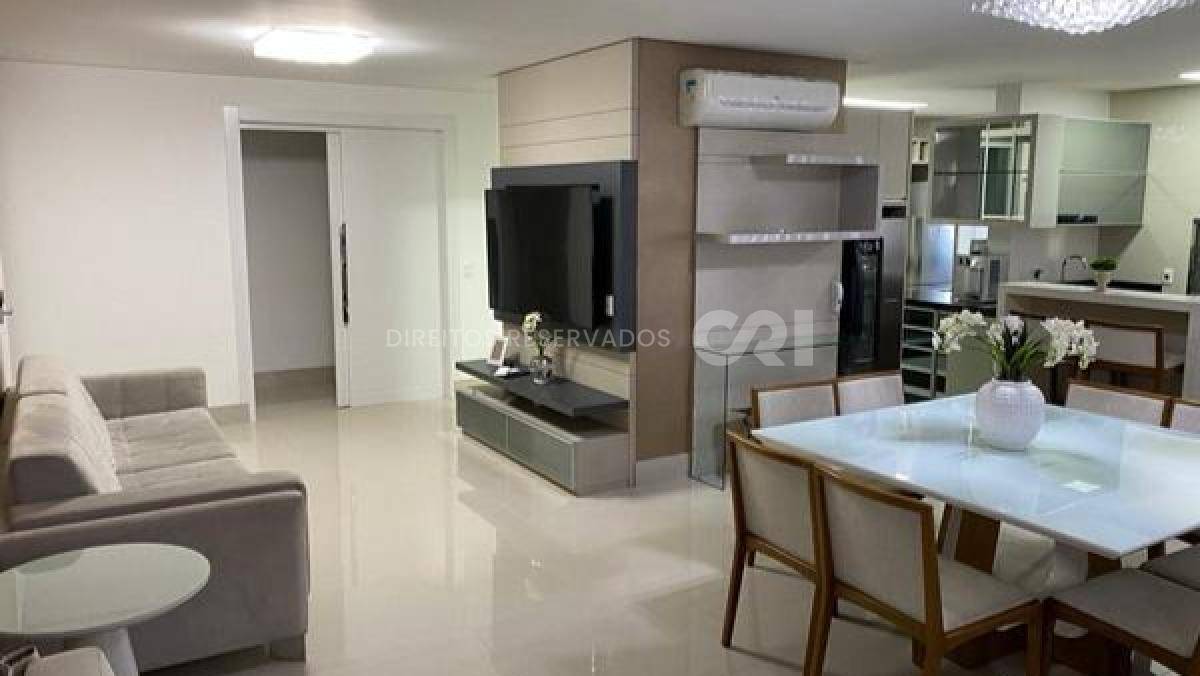 Apartamento com 4 suítes no Edifício Villa Castelli no Centro de Balneário Camboriú