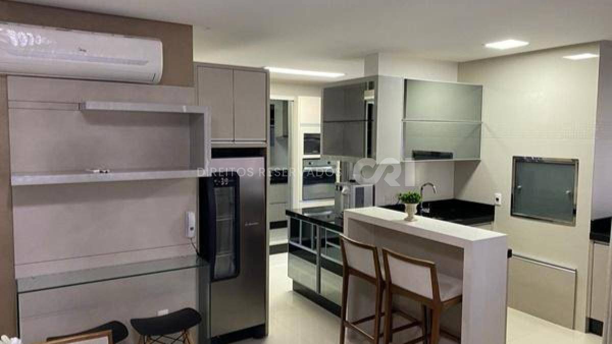 Apartamento com 4 suítes no Edifício Villa Castelli no Centro de Balneário Camboriú