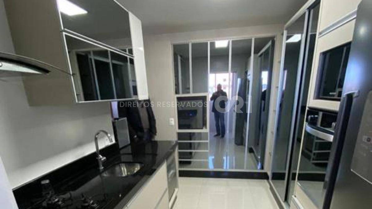 Apartamento com 4 suítes no Edifício Villa Castelli no Centro de Balneário Camboriú