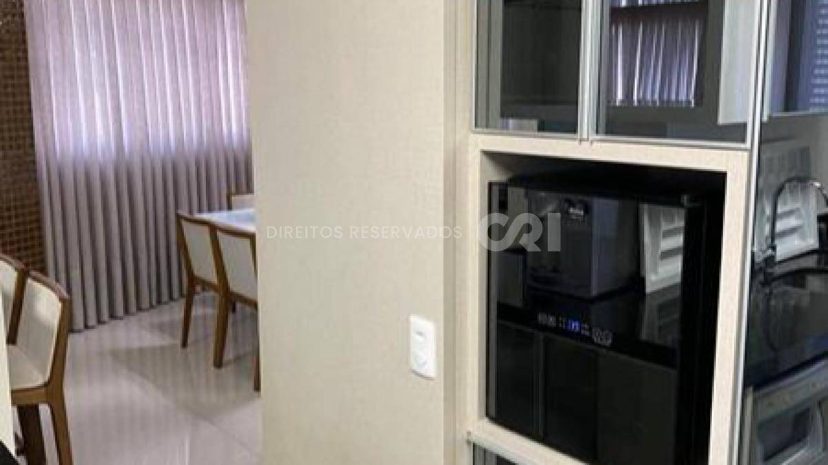 Apartamento com 4 suítes no Edifício Villa Castelli no Centro de Balneário Camboriú