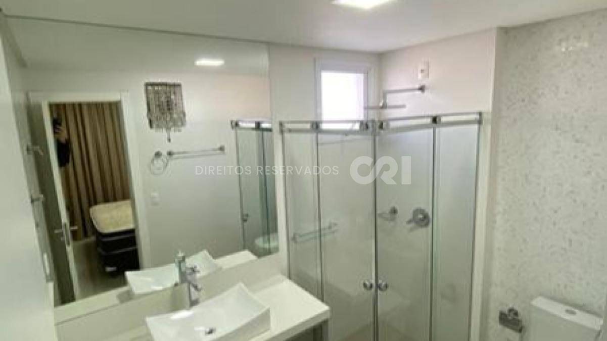 Apartamento com 4 suítes no Edifício Villa Castelli no Centro de Balneário Camboriú
