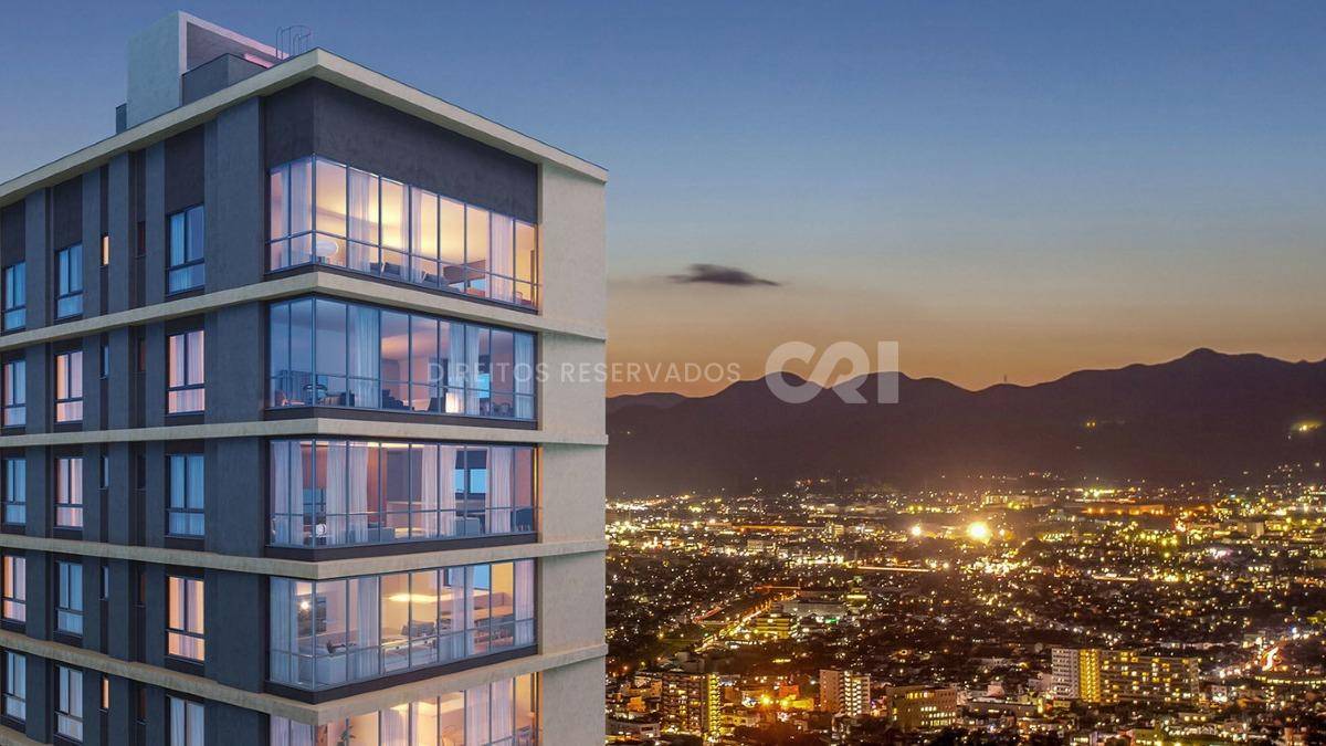 Apartamento com 3 suítes no Edifício DOM no Centro em Balneário Camboriú