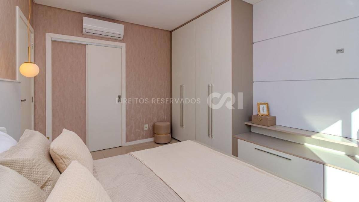 Apartamento com 03 Suítes Mobiliado no Edifício Lorena Cristina no Centro de Balneário Camboriú