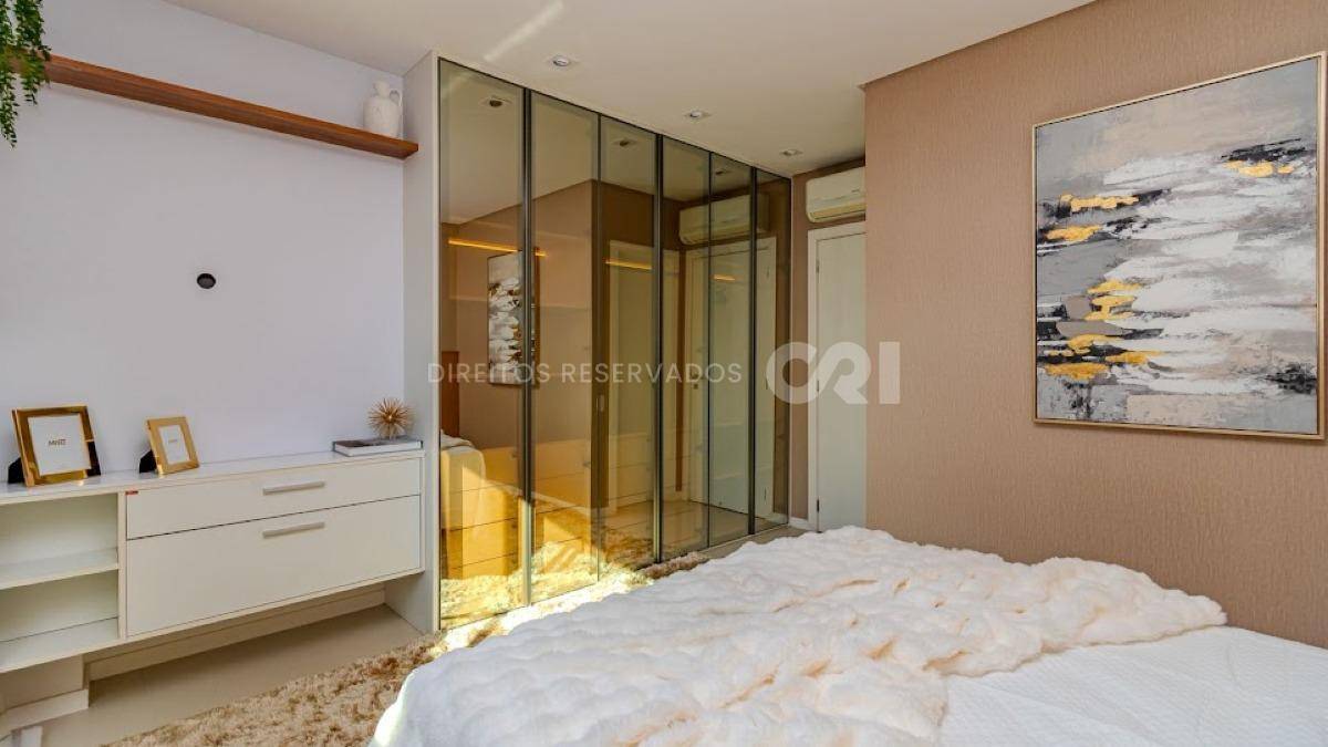 Apartamento com 03 Suítes Mobiliado no Edifício Lorena Cristina no Centro de Balneário Camboriú
