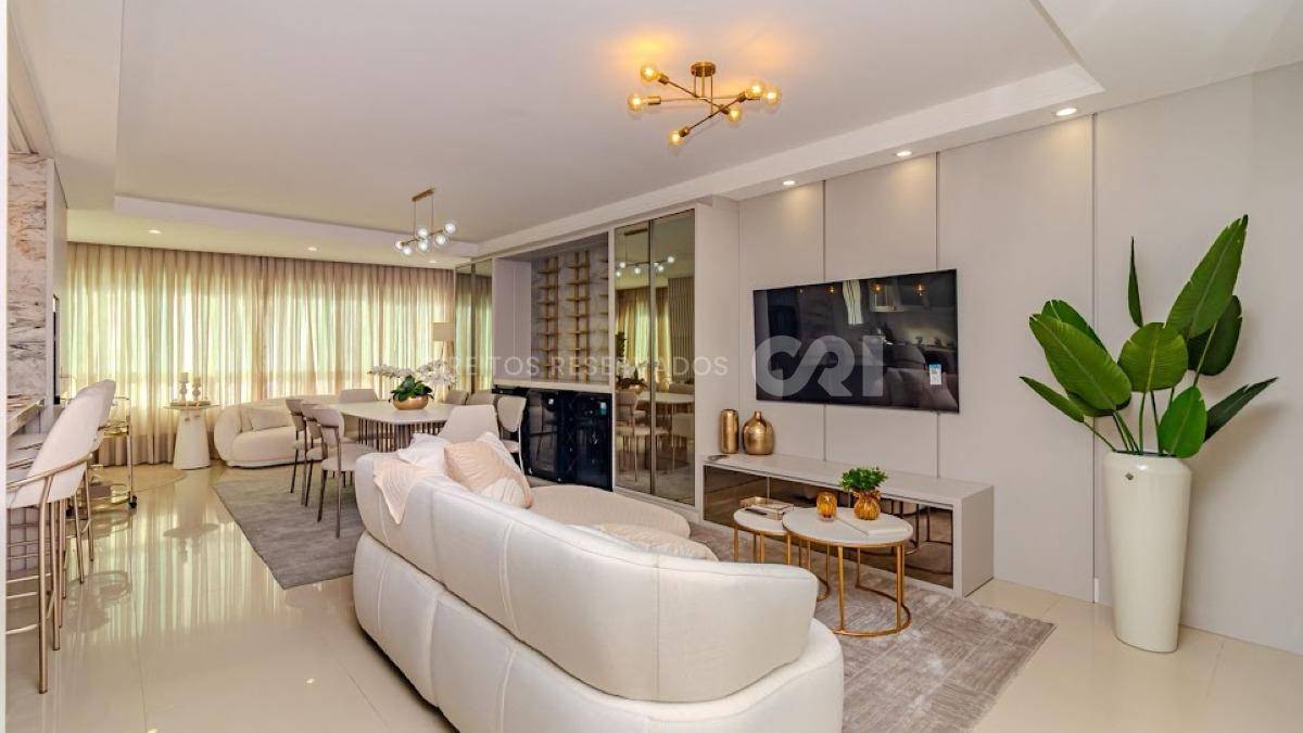 Apartamento com 03 Suítes Mobiliado no Edifício Lorena Cristina no Centro de Balneário Camboriú