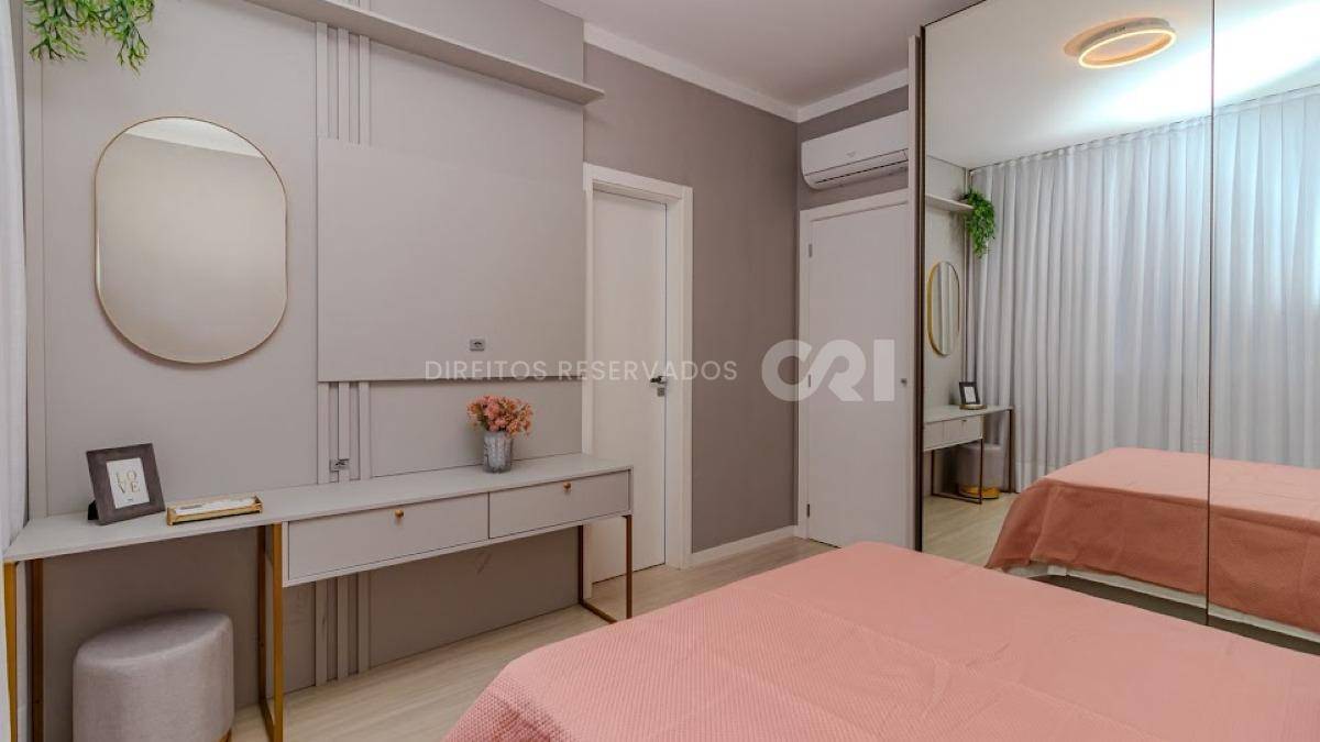 Apartamento mobiliado com 2 dormitórios no Edifício Rovere Della Luna no Centro de Balneário Camboriú