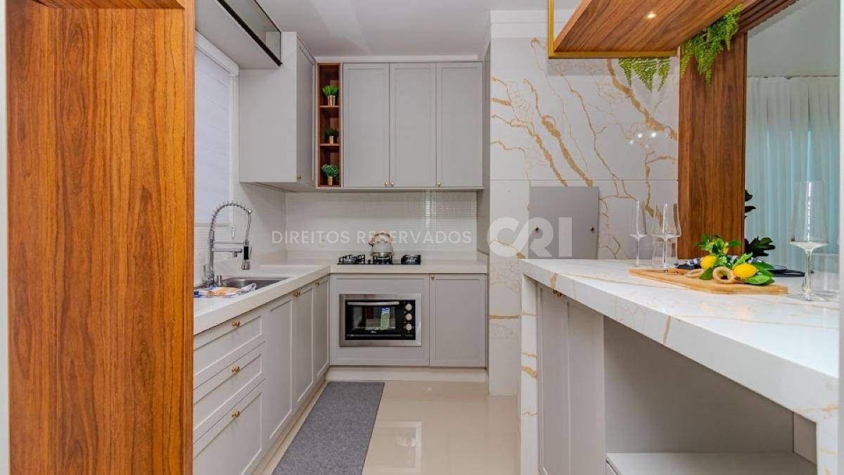 Apartamento mobiliado com 2 dormitórios no Edifício Rovere Della Luna no Centro de Balneário Camboriú