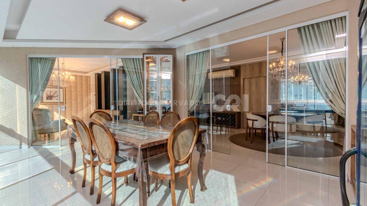 Apartamento mobiliado com 4 suítes no edifício Luana Delagnello em Meia Praia, Itapema