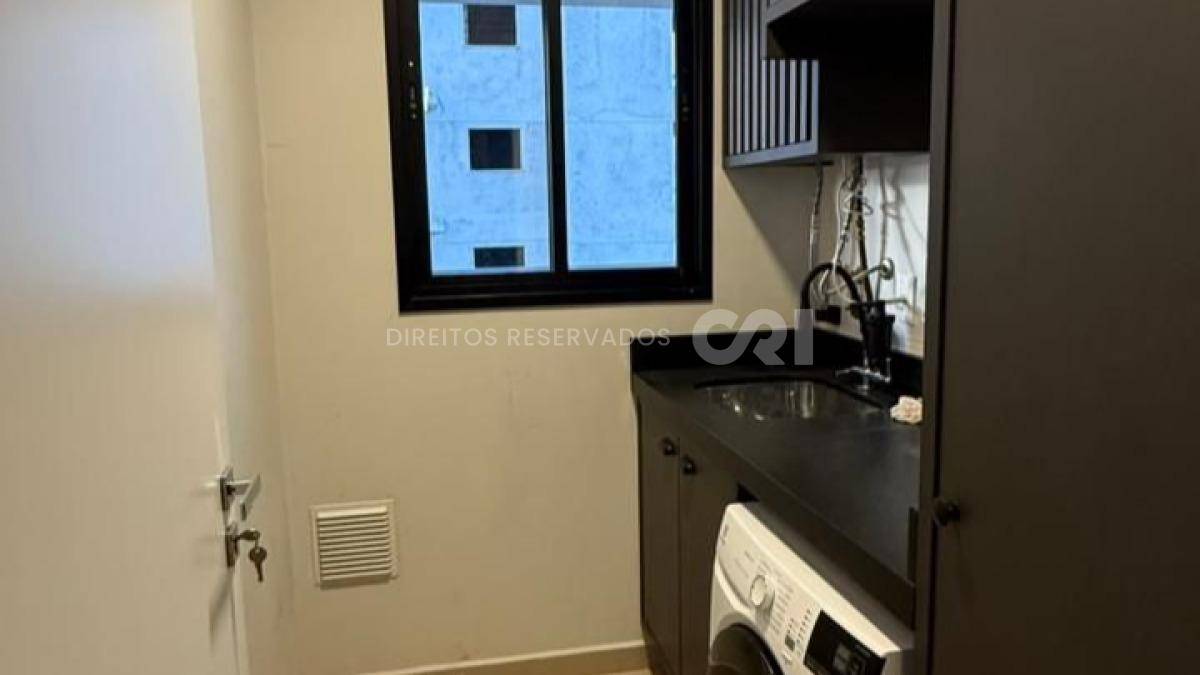 Apartamento com 3 suítes no Verita Residence na Meia Praia em Itapema