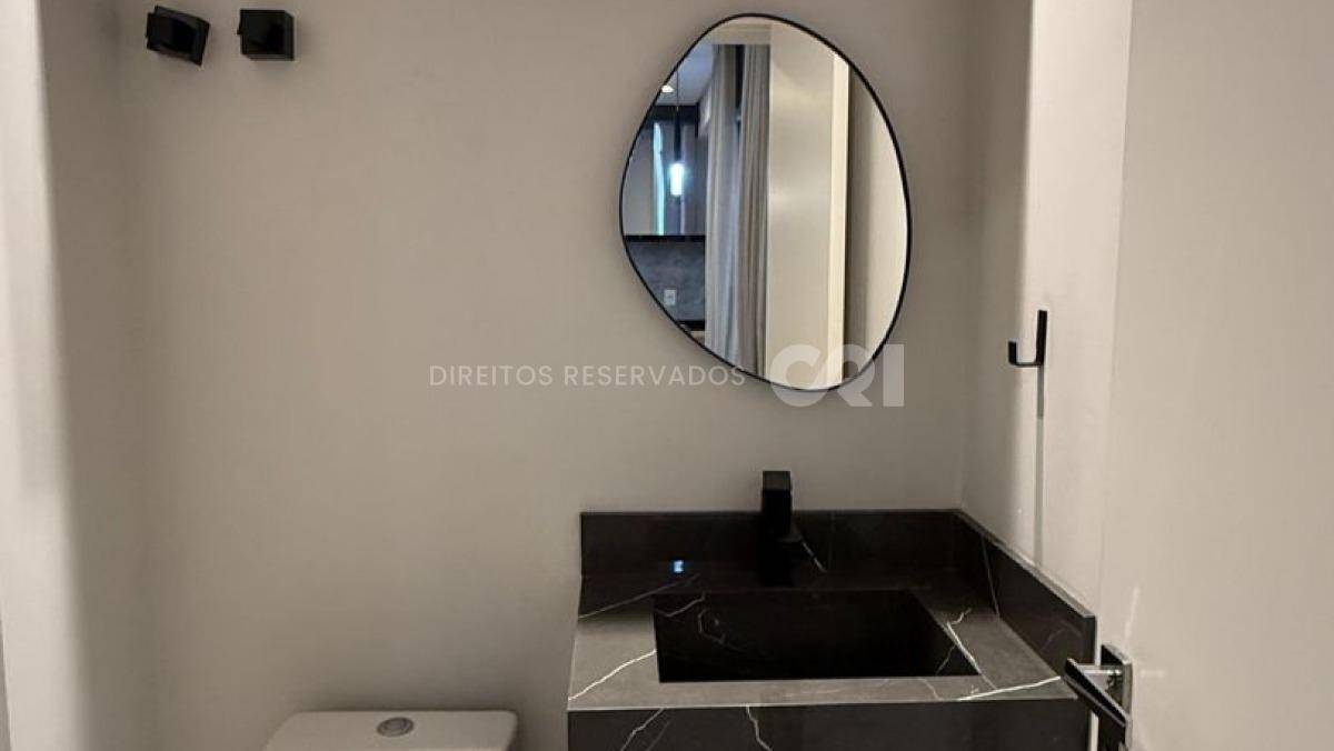 Apartamento com 3 suítes no Verita Residence na Meia Praia em Itapema
