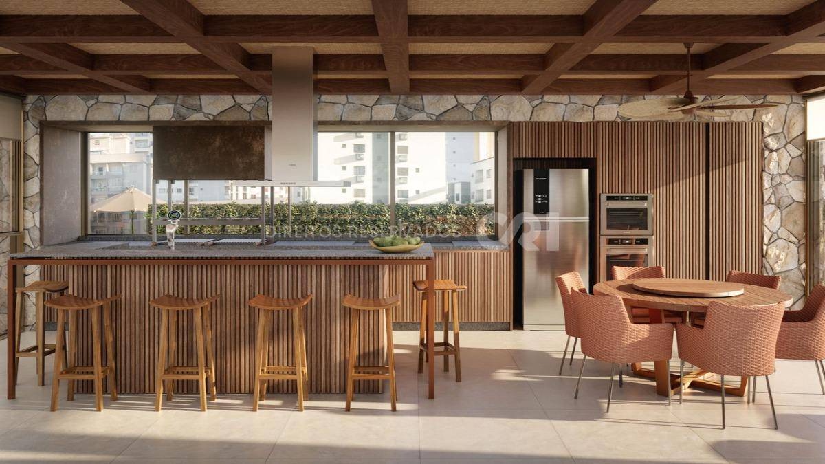 Apartamento na Planta com 4 suítes no Edifício Marena no Centro de Balneário Camboriú