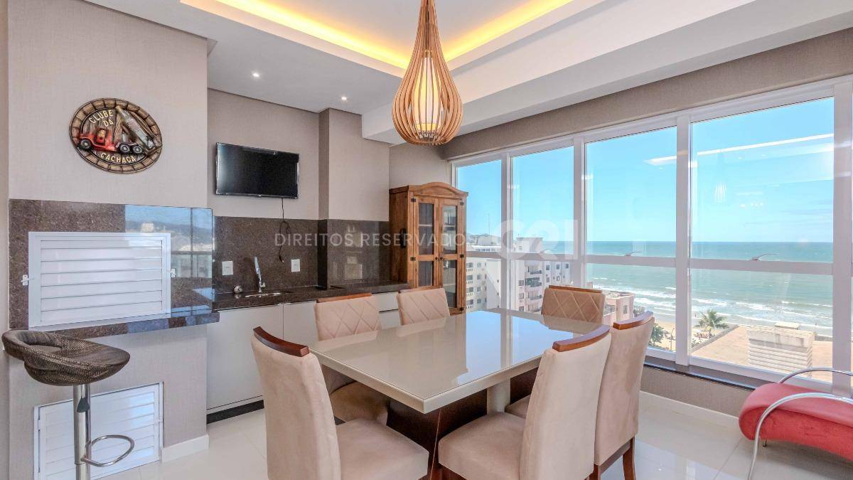 Apartamento com 4 suítes no edifício Mount Everest na Meia Praia em Itapema