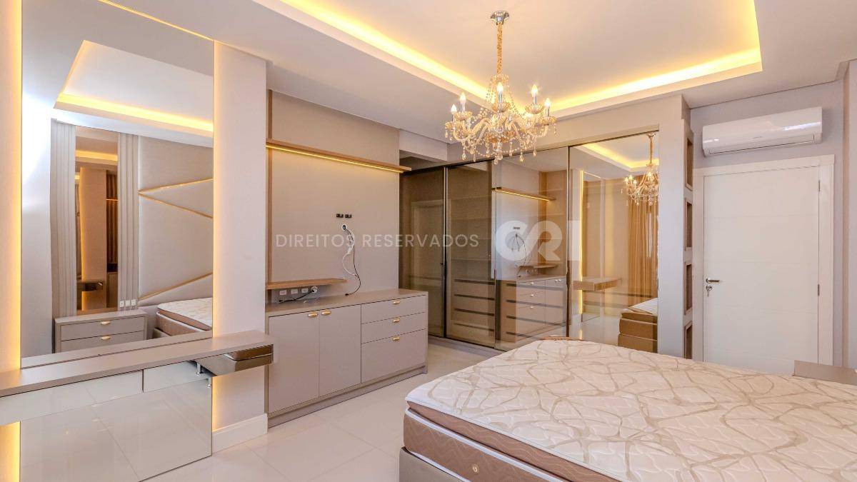 Apartamento com 4 suítes no edifício Mount Everest na Meia Praia em Itapema