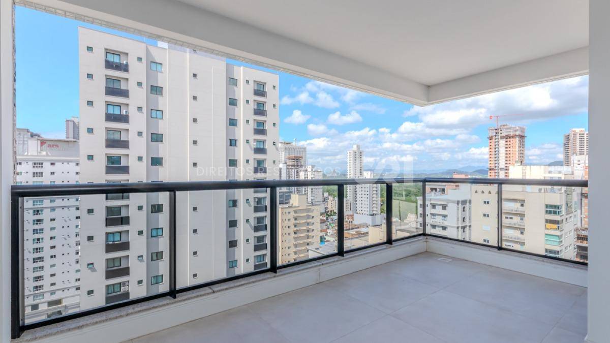 Apartamento com 3 suítes no edifício Fiori Del Mare na Meia Praia, Itapema