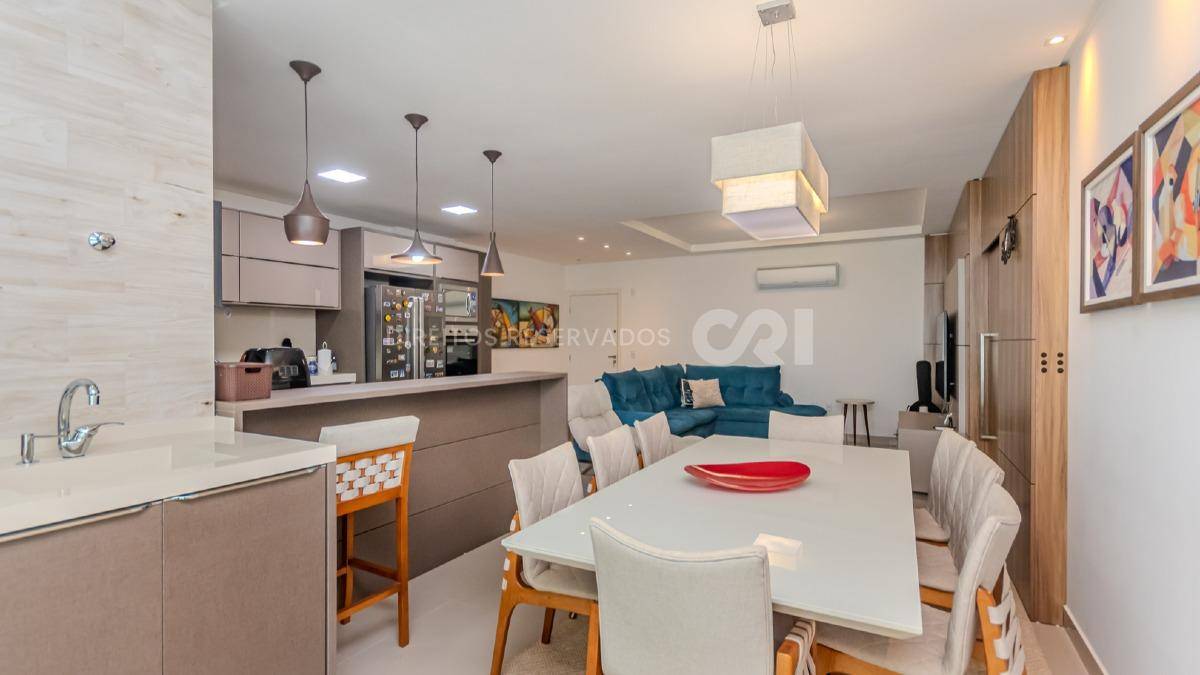 Apartamento mobiliado com 3 suítes no Munique Residence na Meia Praia em Itapema