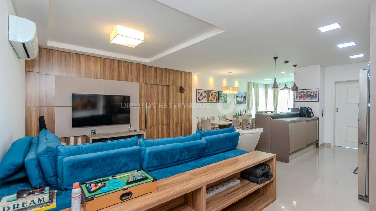 Apartamento mobiliado com 3 suítes no Munique Residence na Meia Praia em Itapema