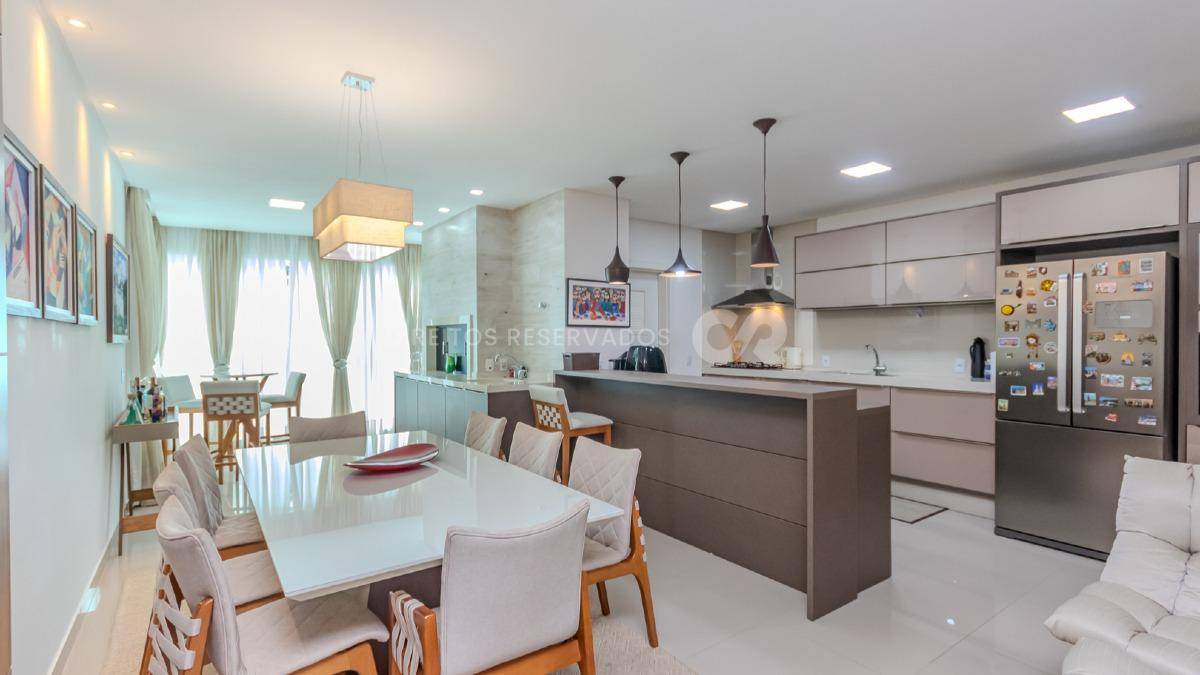 Apartamento mobiliado com 3 suítes no Munique Residence na Meia Praia em Itapema