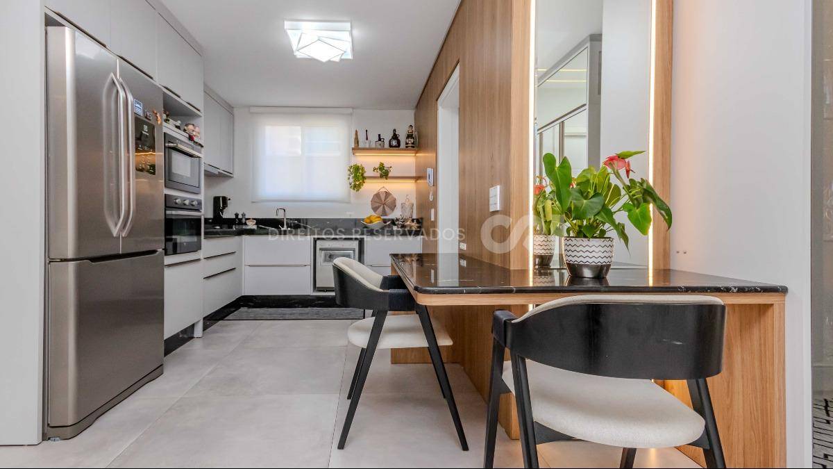 Apartamento com 3 suítes no Sole Del Mare Residenziale na Meia Praia, Itapema