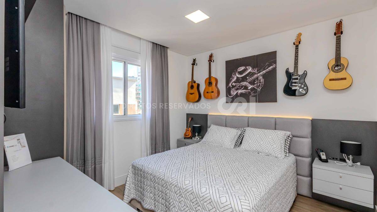 Apartamento com 3 suítes no Sole Del Mare Residenziale na Meia Praia, Itapema
