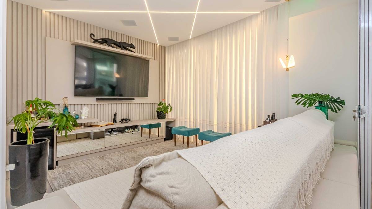 Apartamento com 3 suítes no Sole Del Mare Residenziale na Meia Praia, Itapema