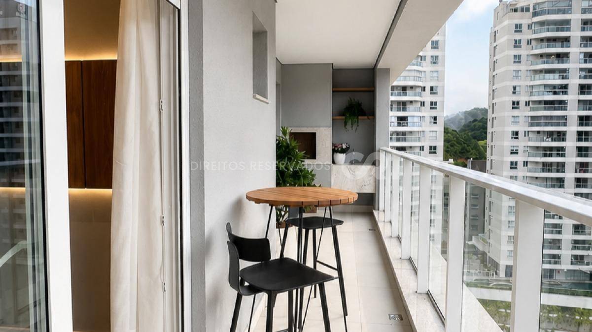 Apartamento decorado com 3 quartos no Salt na Praia Brava em Itajaí