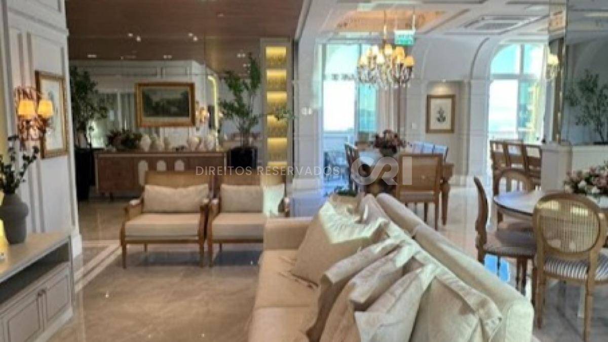 Apartamento com 4 suítes no Edifício Magnólia no Canto da Praia em Itapema