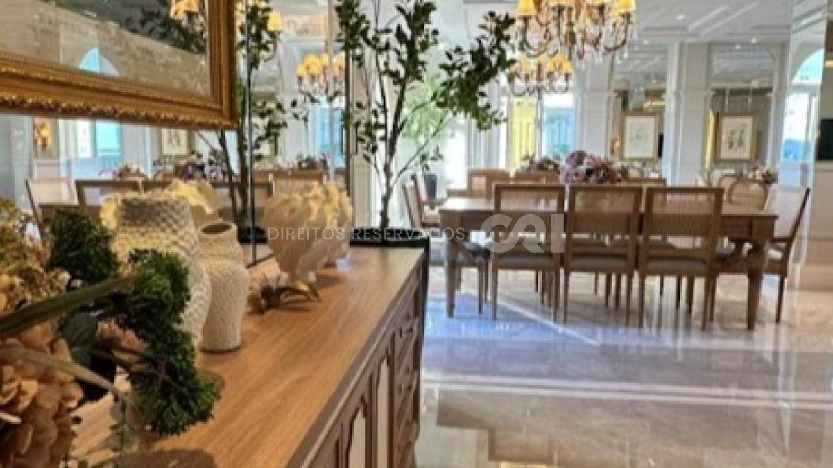 Apartamento com 4 suítes no Edifício Magnólia no Canto da Praia em Itapema