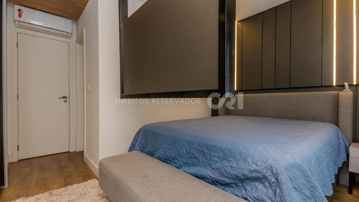 Apartamento mobiliado com 3 suítes no Edifício Amores da Brava na Praia Brava em Itajaí