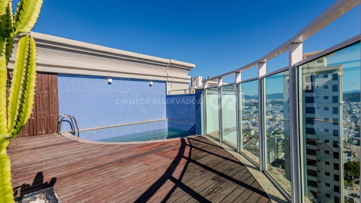 Cobertura Mobiliada com 4 suítes no Solar do Tamarindo no Centro, Balneário Camboriú