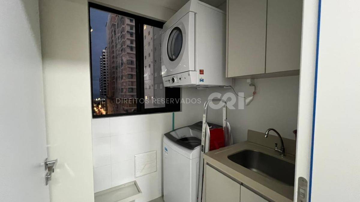 Apartamento com 3 quartos no Edifício Vessel na Meia Praia em Itapema