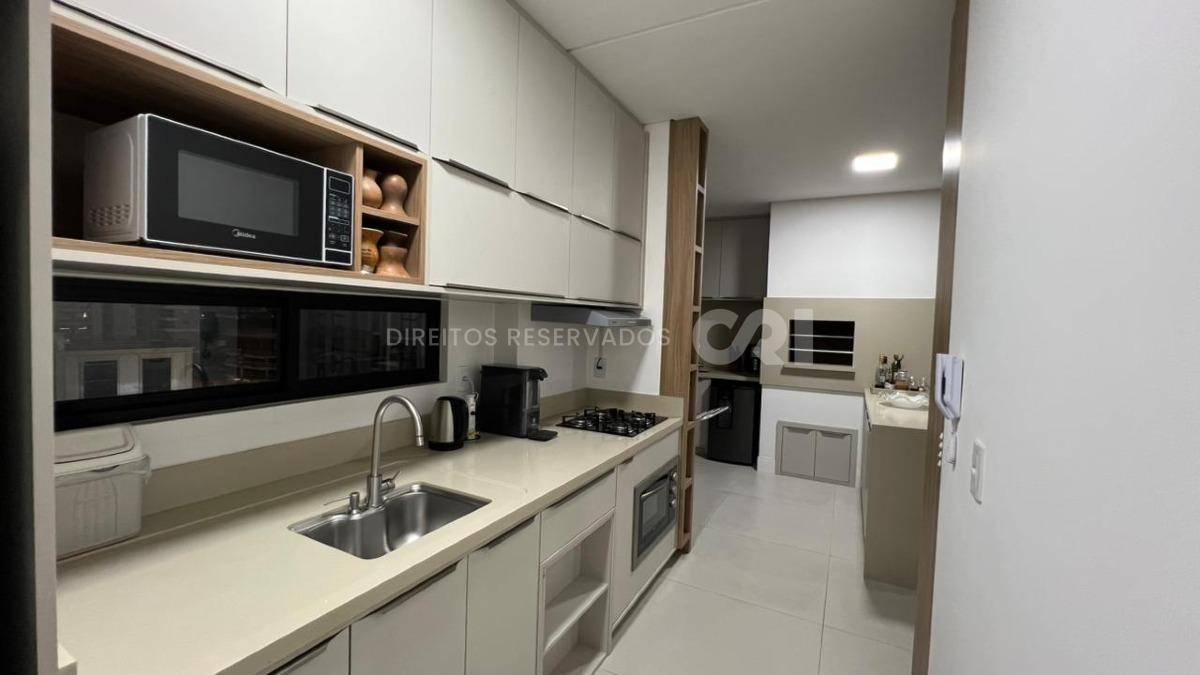Apartamento com 3 quartos no Edifício Vessel na Meia Praia em Itapema